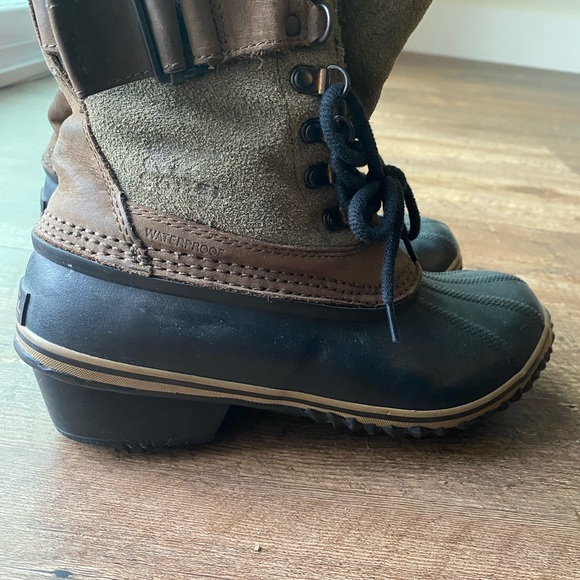 Sorel boots - Picture 6 of 10
